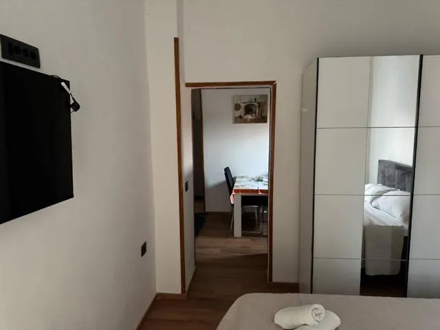 Apartment Almira Pula 0*,  Croatia
