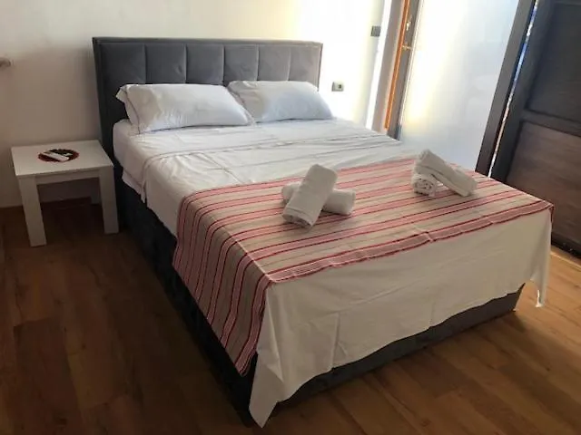 Apartment Almira Pula 0*,